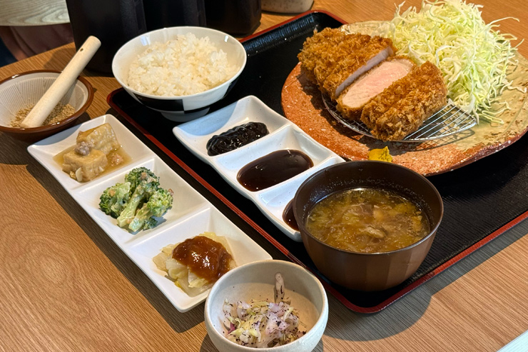 Tonkatsu full teishoku set